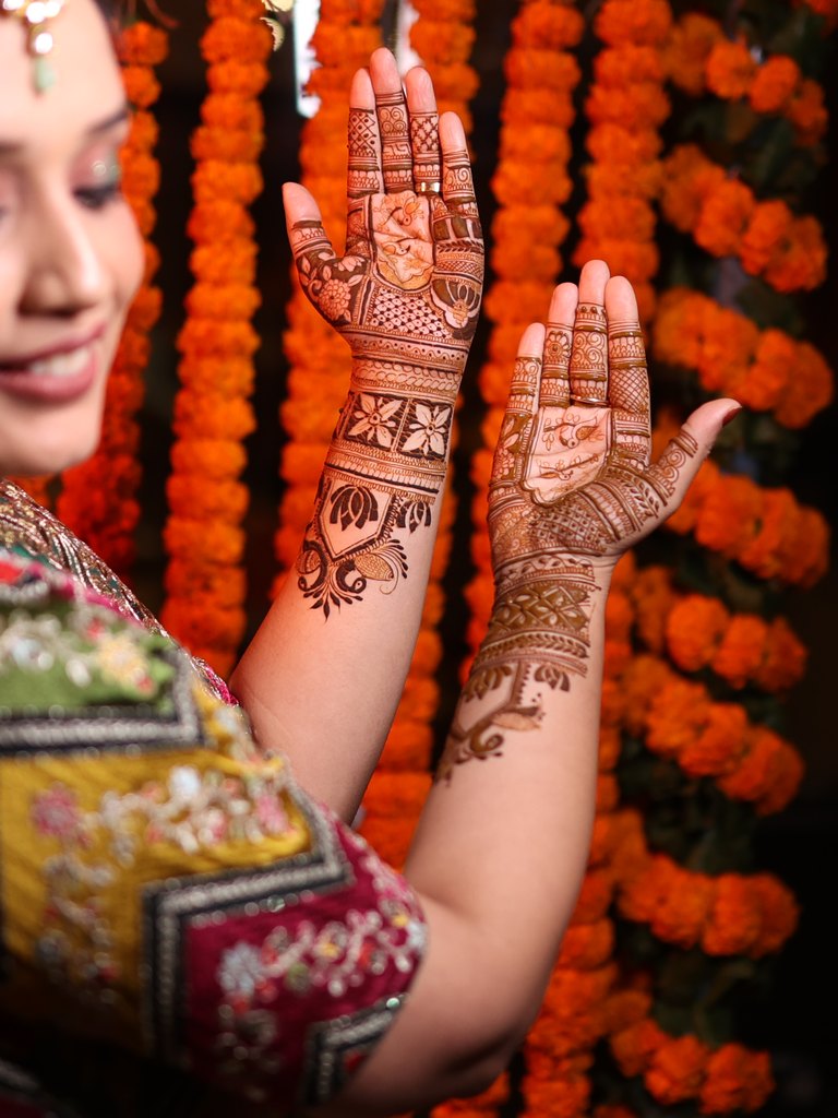 Intimate Henna Ritual Solitude